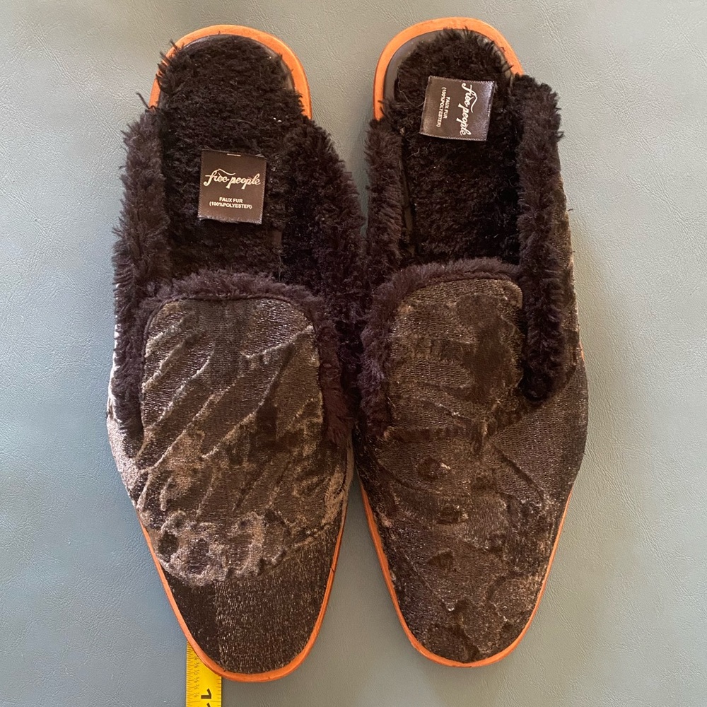 Free People Slides